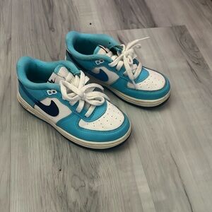 Nike Air Force 1 LV8